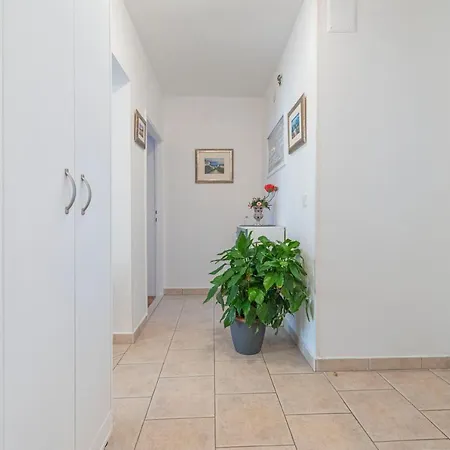 Matteo -free Parking * Split