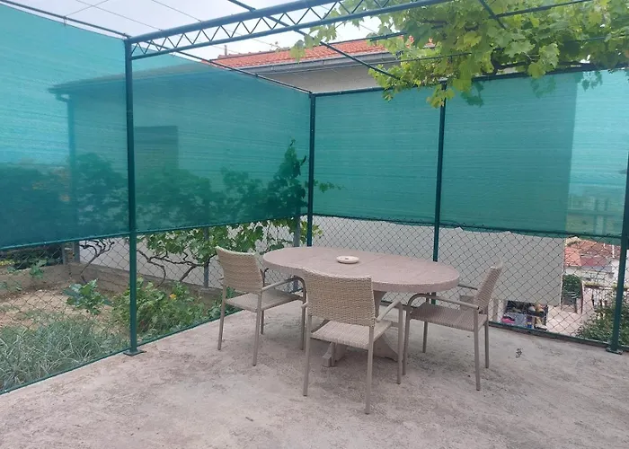 Matteo -free Parking Split