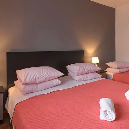 Matteo -free Parking Split